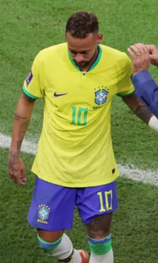Neymar continúa su recuperación separado de la selección