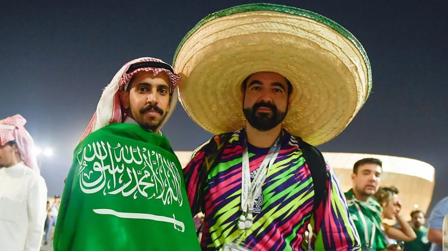 ¿Quién se despedirá? Los fans de México y Arabia Saudita llegan con la fe intacta