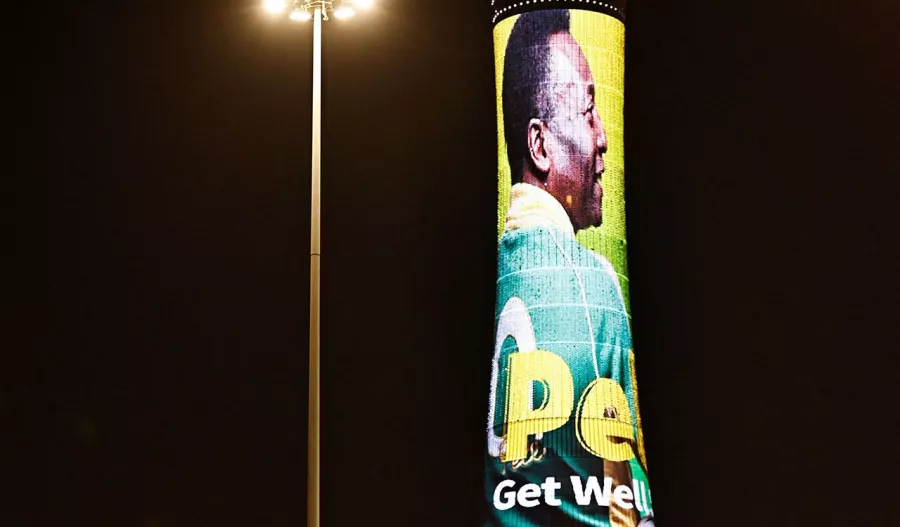 Imágenes de Pelé inundan los rincones de Catar
