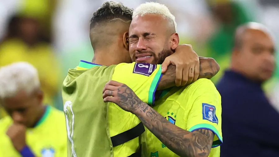 Neymar pasó de la euforia por la celebración a las lágrimas por la eliminación en Catar 2022