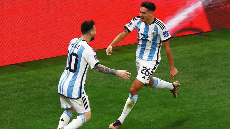 Nahuel Molina se estrenó con la Selección Argentina en Catar 2022