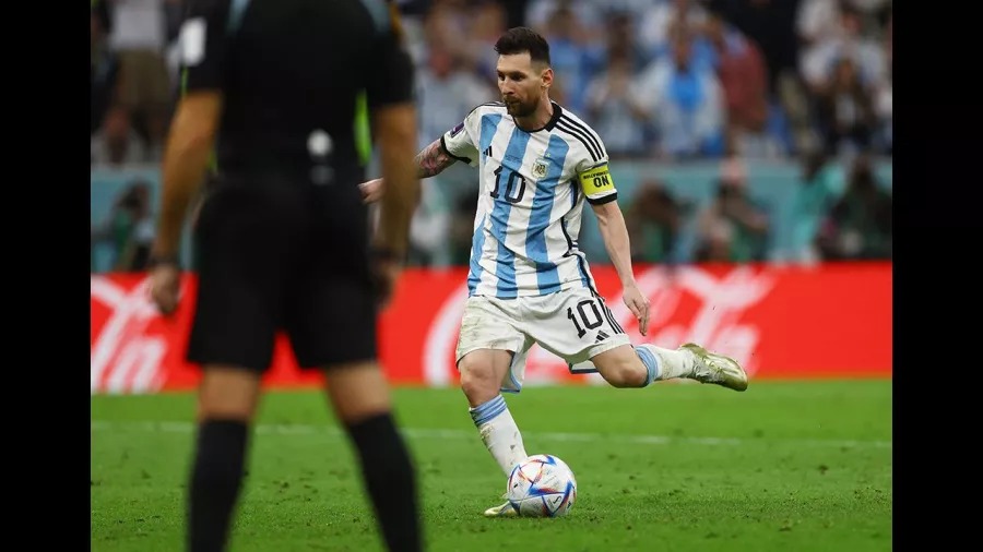 Lionel Messi apareció cuando Argentina más lo necesitaba y da un paso más hacia la gloria