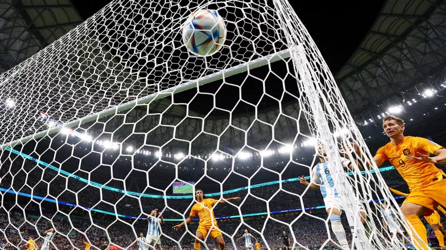 Holanda desata la locura y empata a Argentina con doblete de Weghorst