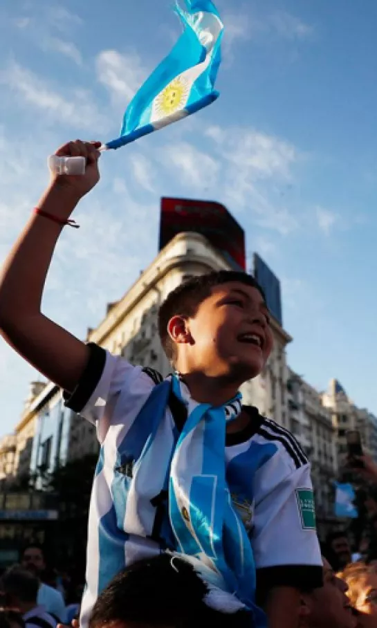 Argentinos saturan nuevos vuelos rumbo a Catar