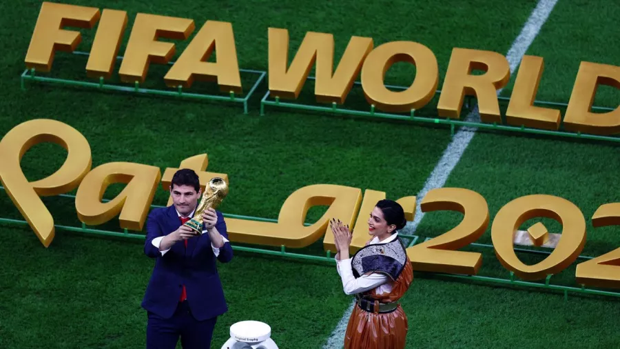 Iker Casillas dejó la Copa del Mundo a disposición de Argentina y Francia
