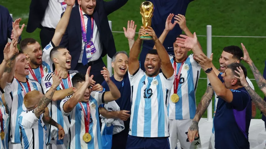 Sergio ‘Kun’ Agüero levantó la Copa del Mundo como uno más de la Selección Argentina