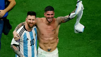 Argentina toca la gloria mundial con Messi como ídolo