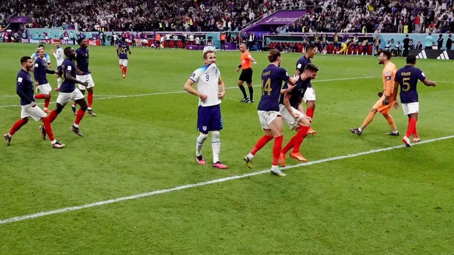 Harry Kane tuvo en sus pies el gol que llevaba el partido de cuartos de final entre Francia e Inglaterra a tiempos extras, el delantero falló un penal a los 82 que valió la eliminación de los ‘Tres Leones’