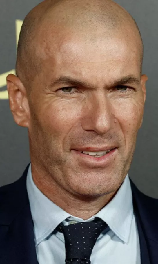 Zinedine Zidane tendrá que esperar para el banquillo de la selección