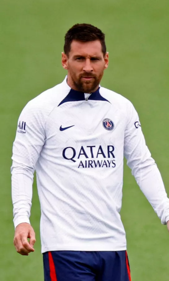 Lionel Messi regresó como campeón del mundo a la disciplina de Paris Saint-Germain