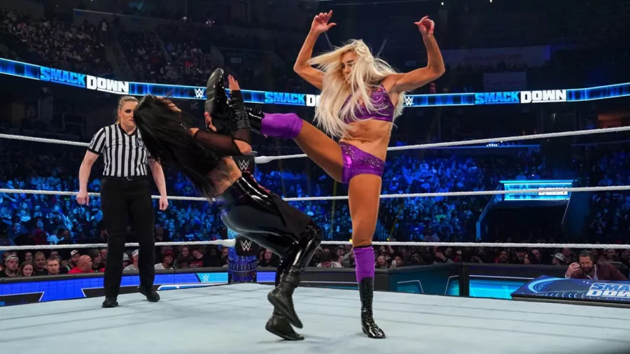 Reina de SmackDown hay solo una... y se llama Charlotte Flair