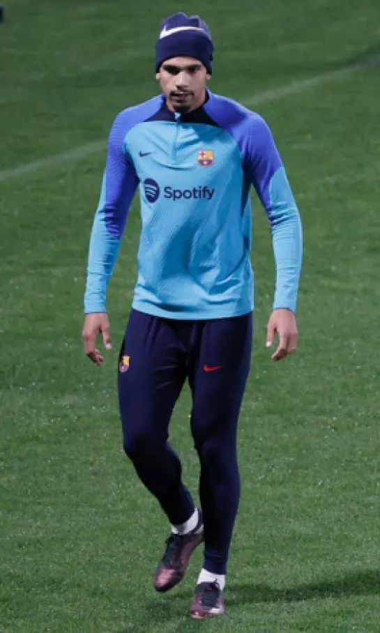 Barcelona entrenó sin Ronald Araujo antes de la final de la Supercopa de España