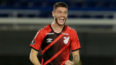 Delantero: Rômulo Cardoso, Athletico Paranaense, 20 años, 2,311 minutos jugados, valor en el mercado: 4.4 millones de euros