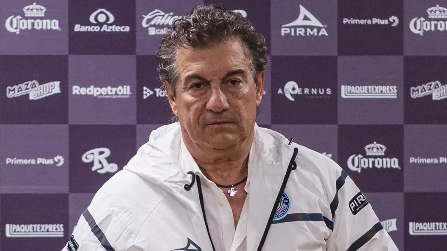 El argentino de 64 años dirigirá a su 11° equipo diferente en la Liga MX, pero hay que recordar que ya tuvo dos etapas en Morelia y tres en Atlas, justamente el último equipo que dirigió en 2018.