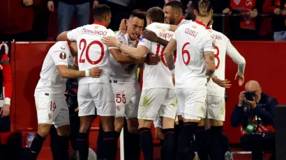 Sevilla tiene un pie y medio en los cuartos de final luego de golear en casa 3-0  al PSV.