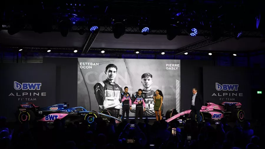 La escudería BWT Alpine F1 Team presentó en Londres el monoplaza A523 con el que los pilotos galos Esteban Ocon y Pierre Gasly competirán la próxima temporada en la Fórmula Uno
