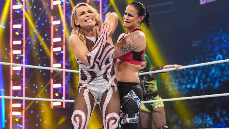 Ronda Rousey y Shayna Baszler, juntas y dominantes