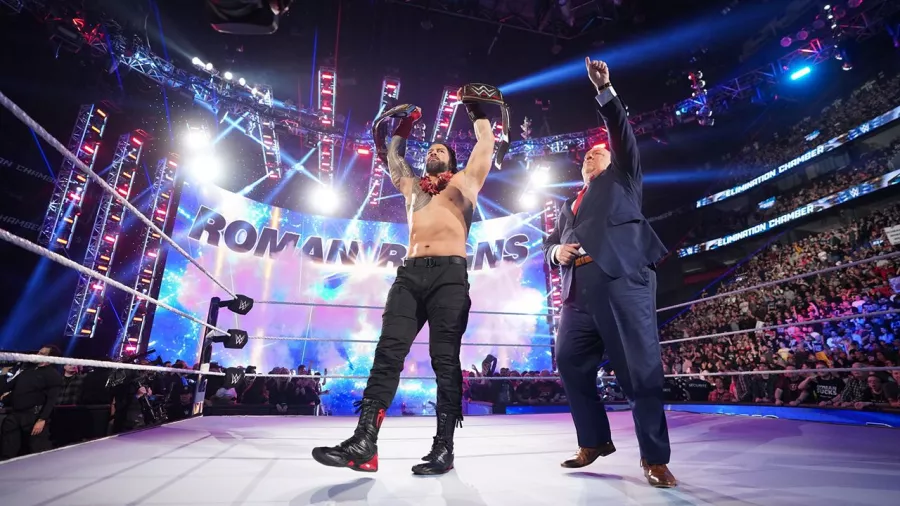 Sami Zayn opuso resistencia pero no pudo con Roman Reigns