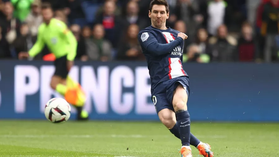 Lionel Messi vuelve a salvar el prestigio del PSG