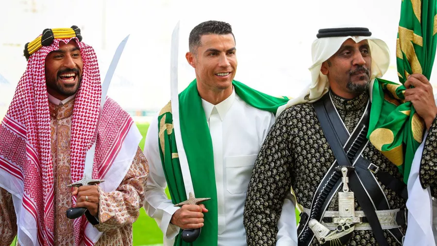 Cristiano Ronaldo ya es un árabe más