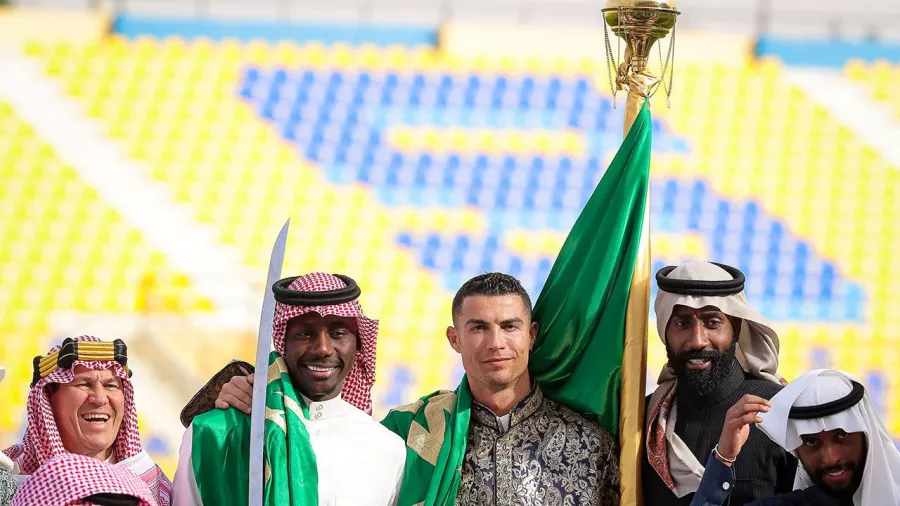 Cristiano Ronaldo ya es un árabe más