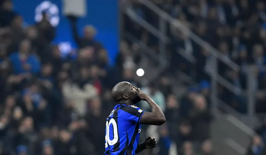 Romelu Lukaku salva la noche del Inter en casa
