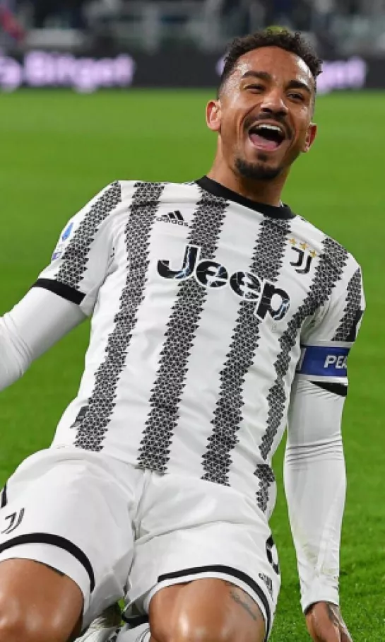 Danilo renueva con la Juventus