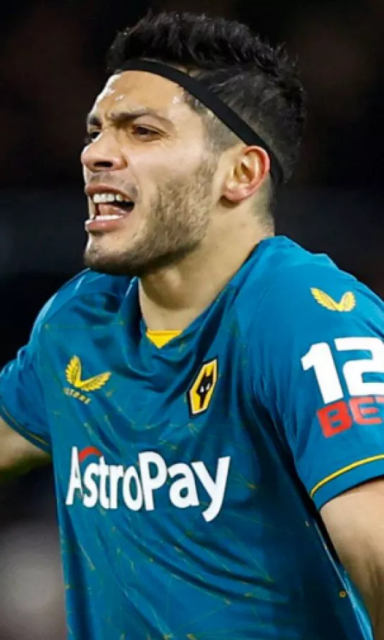 Raúl Jiménez recuperó la titularidad con 'Wolves', pero lleva casi un año sin gol