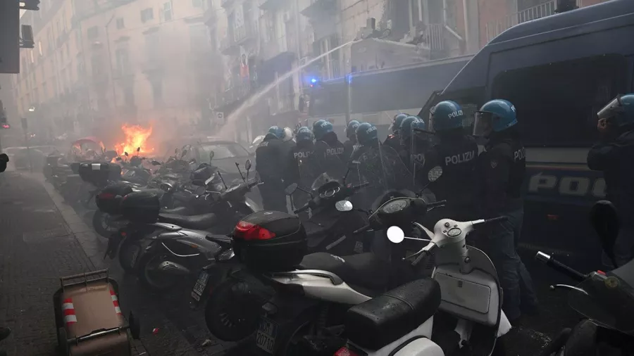 El punto negro de la Champions; violencia en Nápoles