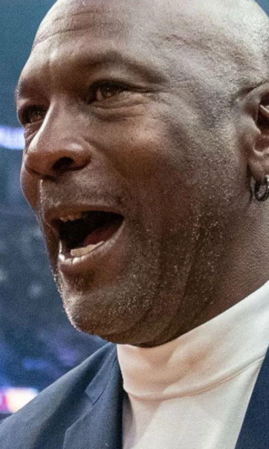 Michael Jordan, dispuesto a vender parte de los Hornets