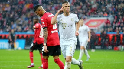 Joshua Kimmich adelantó a Bayern Munich con un disparo dentro del área a los 25 minutos
