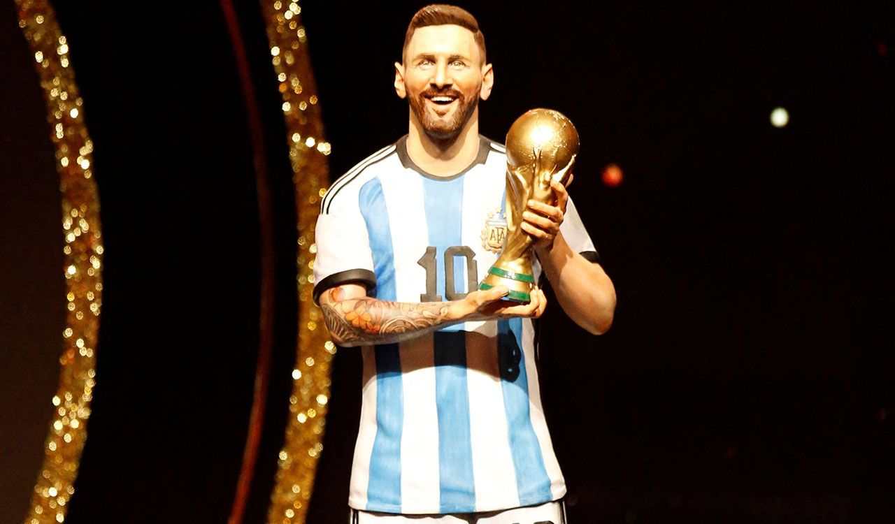 La estatua de Lionel Messi resultó 'ligeramente' fallida