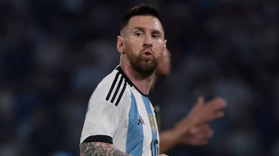 Lionel Messi llegaba al duelo amistoso contra Curazao con 99 goles con Argentina, pero enfrentaba a un rival ideal para alcanzar el centenar de anotaciones.