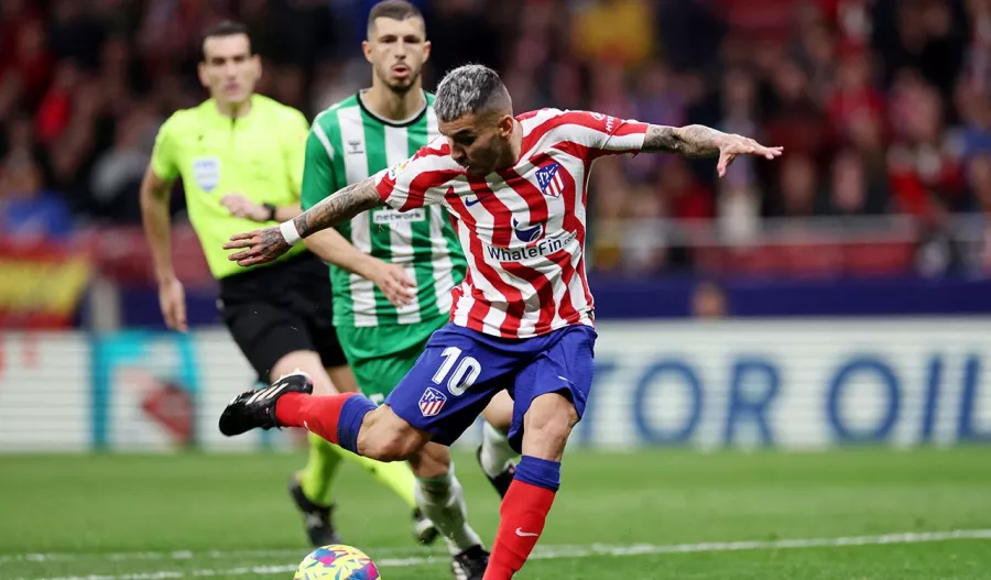 Atlético de Madrid rescata una victoria en los últimos minutos
