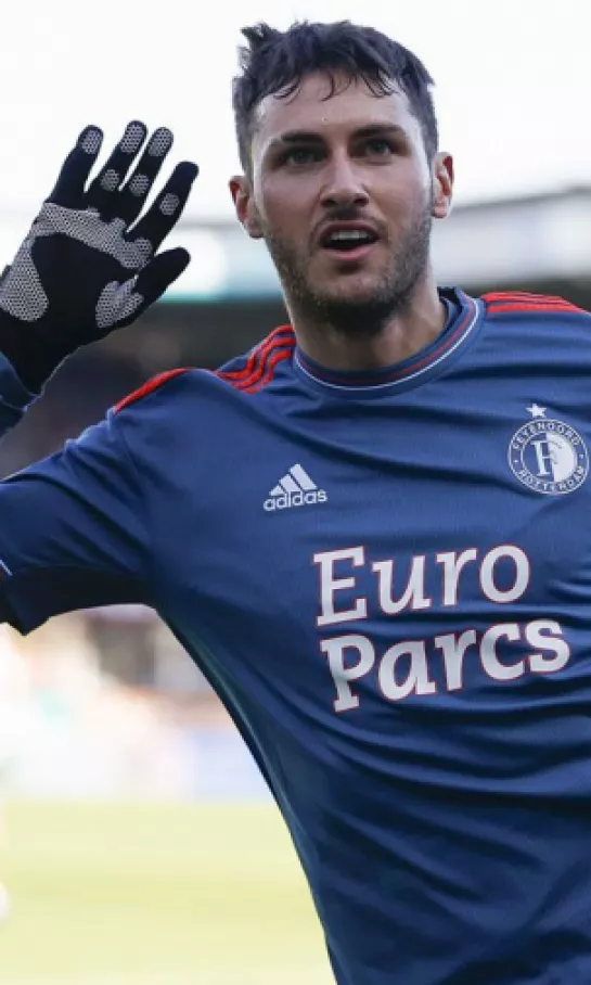 Domingo de Santiago Giménez y Feyenoord roza el título en la Eredivisie