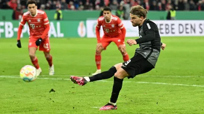 Lucas Hölder marcó el gol de la victoria al 90+5 por la vía penal 