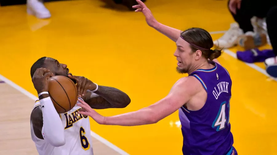 LeBron James fue enorme y los Lakers están en el play-in