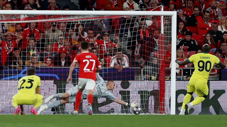Romelu Lukaku acaba con las ilusiones del Benfica