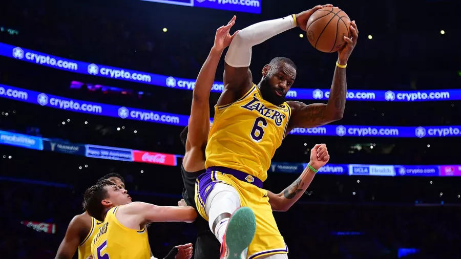 Los Angeles Lakers: Lograron meterse al play-in y ganar ahí, tienen un panorama complicado pero si se conectan pueden llegar lejos