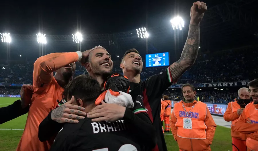 Milan festeja por todo lo alto; regresa a una semifinal 16 años después