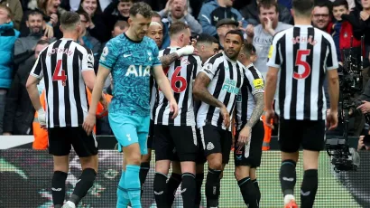 Newcastle arrolló y goleó a Tottenham para seguir su camino a la Champions