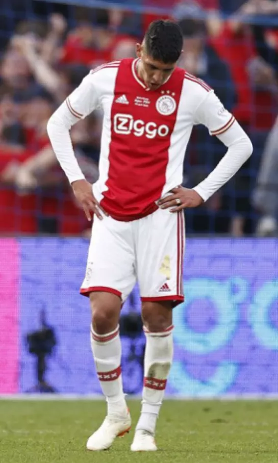 Edson Álvarez falla penal y PSV se corona ante Ajax en la Copa de Países Bajos