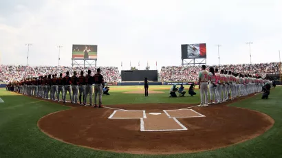 La afición del estadio Alfredo Harp Helu respondió con todo al primer juego de temporada regular de MLB en la historia de la Ciudad de México