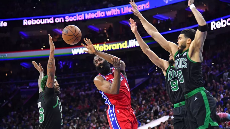 Triunfo clave de Celtics en Philadelphia y toman ventaja