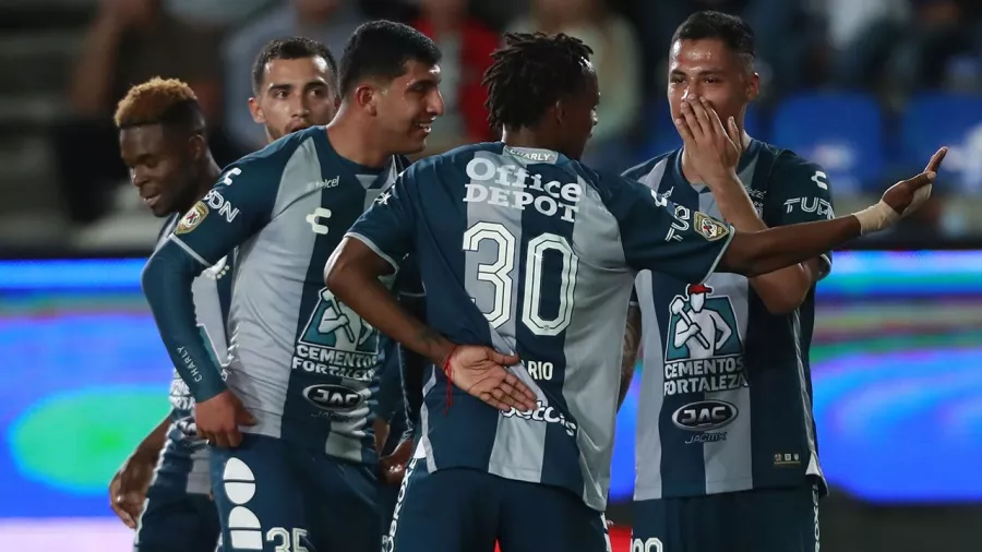 Santos le está compitiendo a Pachuca en una verdadera feria de goles