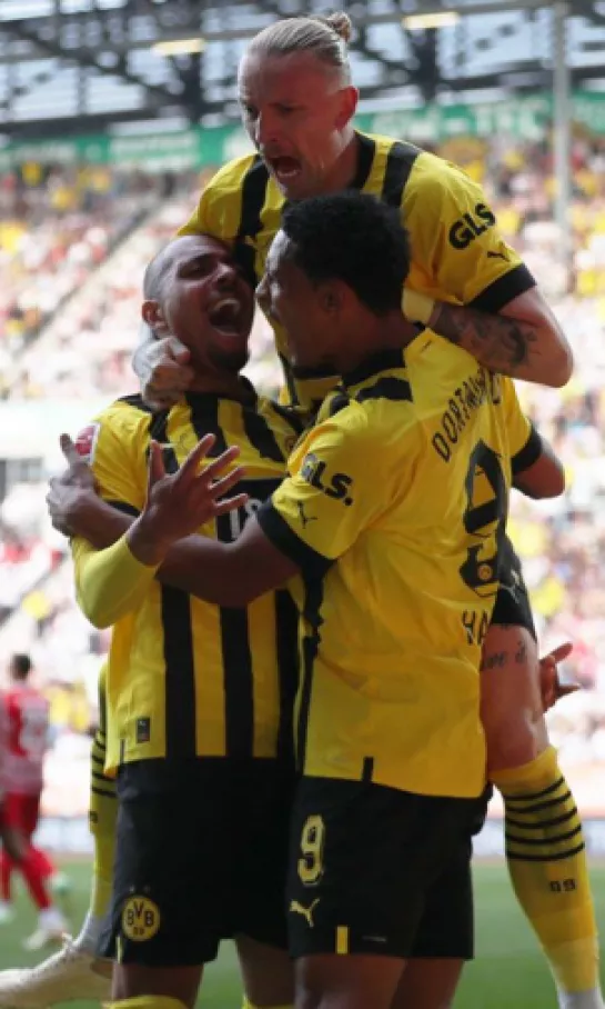 Borussia Dortmund no falló ante Augsburg y dio un paso de campeón en la Bundesliga
