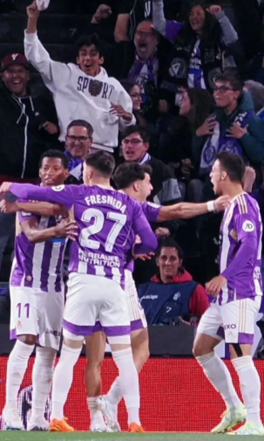Valladolid roza la permanencia tras vencer a un Barcelona irreconocible