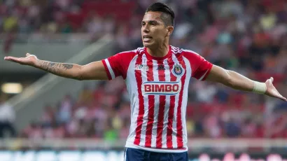 Carlos Salcedo, defensa | Emigró a Europa en 2016 tras un año en Chivas y luego Tigres (2019-2022) lo repatrió.