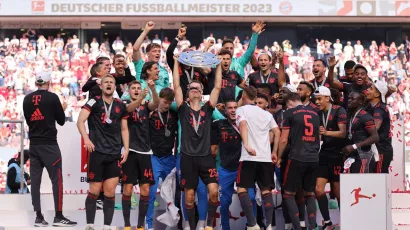 Thomas Müller festejó como pocas veces el campeonato de Bayern Munich