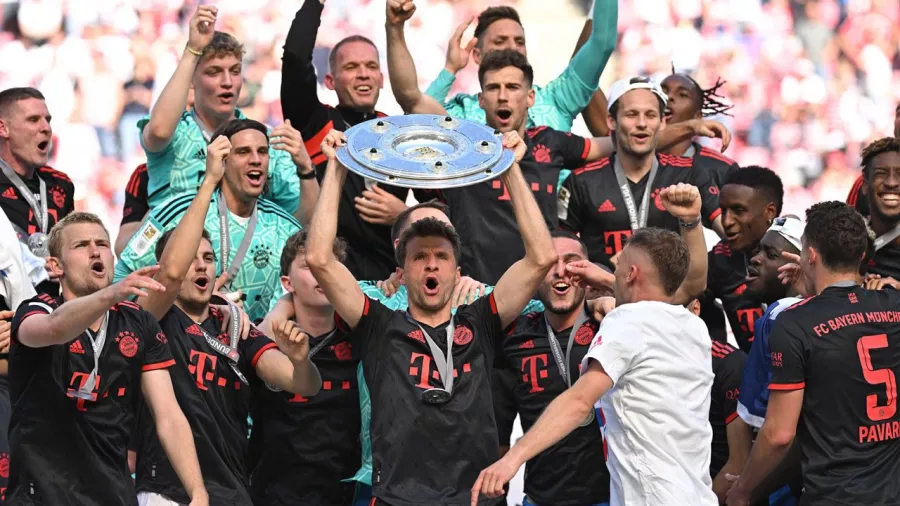 Uno más a la cuenta, Bayern Munich celebró el título de la Bundesliga en Colonia